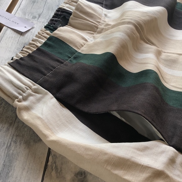 Ann Taylor linen blend shorts - Picture 5 of 5